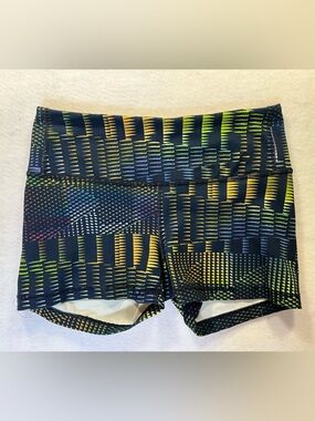 Women’s Patagonia Crop Top Active Shorts.